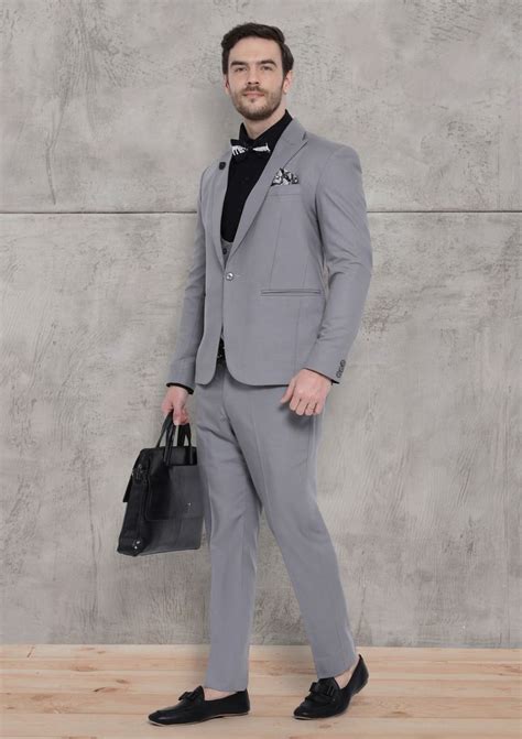 Grey Business Suit 的图像结果
