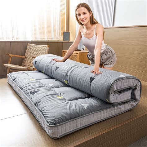 MAXYOYO Grey Triangle Futon Mattress, Padded Japanese Floor Mattress ...