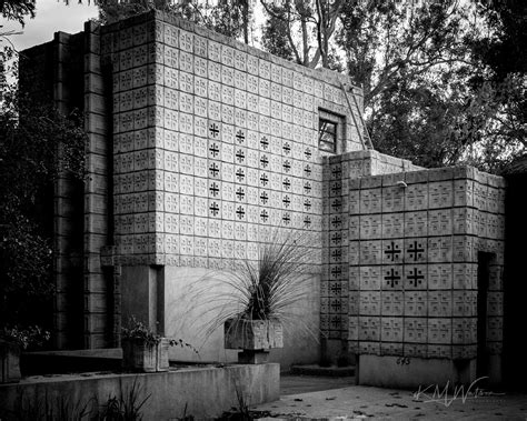 The World in Black & White: Frank Lloyd Wright...the Millard House...