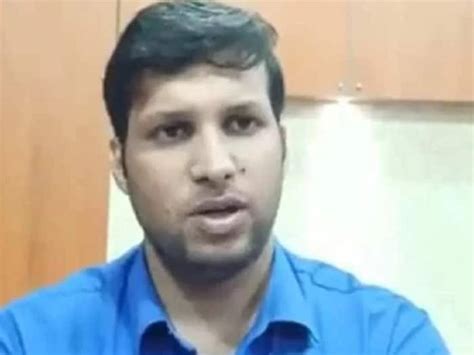 कौन हैं यूपी के रामपुर के डीएम? क्यों हो रही उनकी चर्चा, कब पास की UPSC ...