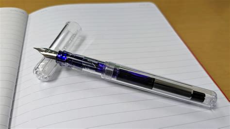 Can someone please recognize this pen? It doesnt have anything written ...