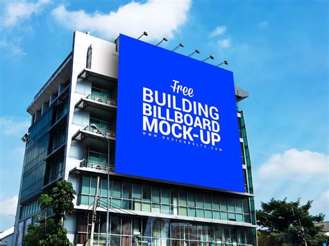 Free Outdoor Building Billboard Mockup (PSD)
