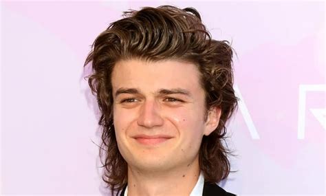 Joe Keery Height, Weight, Measurements, Shoe Size