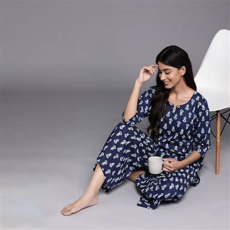 Women Navy Blue & White Printed Night suit