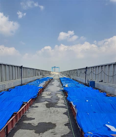 First reinforced concrete track bed construction begins for Mumbai ...