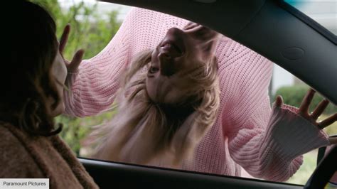 Smile review (2022) - A nothing to grin about horror movie