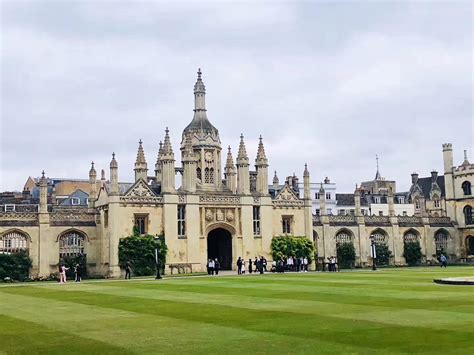 英国公立大学和私立大学留学：选择哪个更适合你？