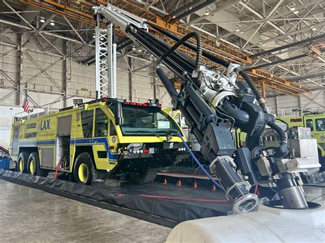 LAX and VNY Remove Forever Chemicals from Firefighting Fleet | Airport Industry-News