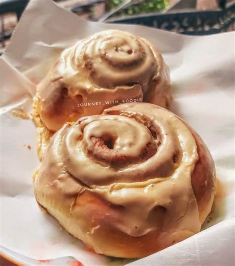 Enjoy Soft, Pillowy And fresh Cinnamon rolls From Sin.a.bon! | LBB