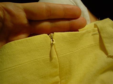 Sewing Invisible Zipper Tutorial 的图像结果