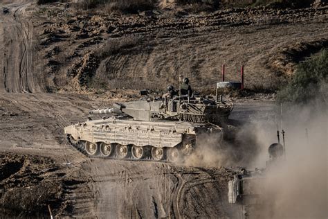 Palestinian fighters adopt 'guerrilla warfare' against Israel