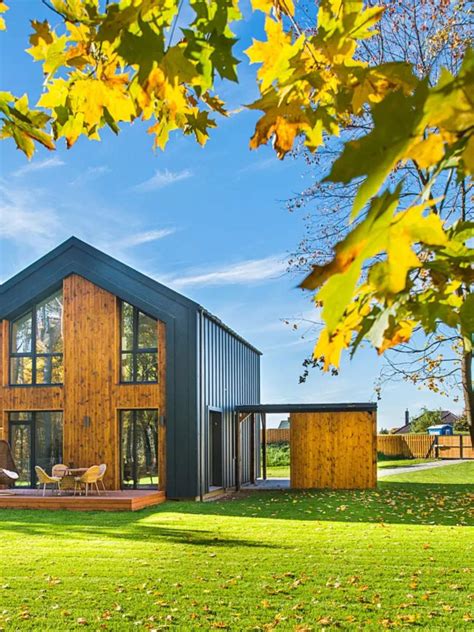 Top 9 biggest houses in the world! | Times of India