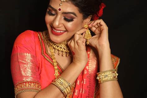 The 10 Best Bridal Makeup Artists in Mumbai Central - Weddingwire.in