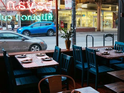 Restaurant App Using Bootstrap On Mobile 的图像结果