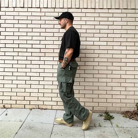 What To Wear With Cargo Pants Men: 9 Outfit Options - The Versatile Man