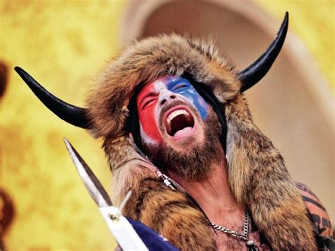 48% of Americans support violence, Donald Trump's popularity rises 10% ...