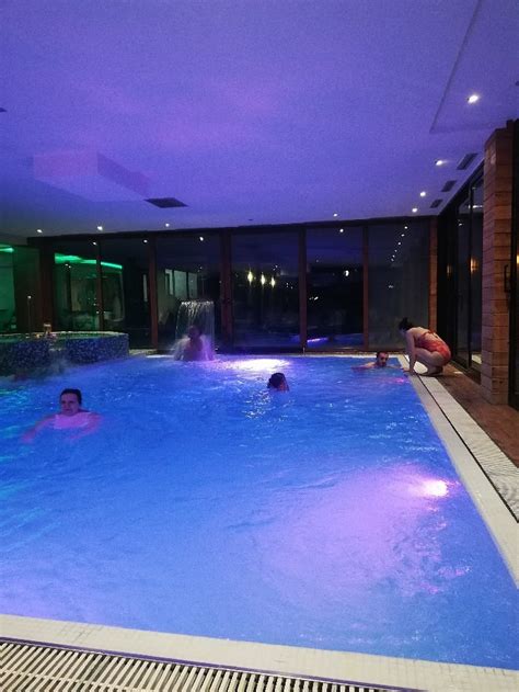 HOTEL BORKOVAC (Ruma) - Hotel Reviews, Photos, Rate Comparison ...