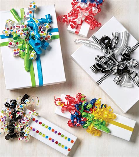 Wrapping A Present With Ribbon at Heather Daugherty blog