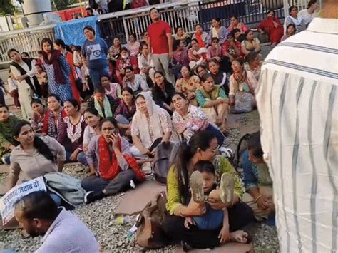 Dehradun Nursing Protest: Hunger Strike Enters Day 24 | Water Tank ...