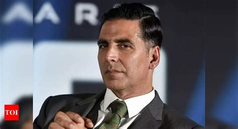 Watch: Akshay Kumar teaches self-defense techniques to 2000 young girls ...