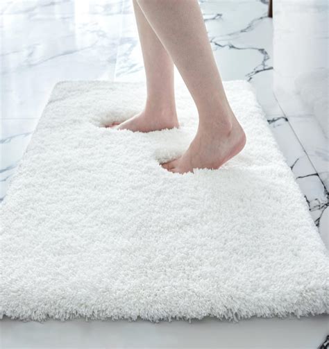 Disolla Small Bathroom Rugs 17x24 Non Slip White Fluffy Bath Mat for ...
