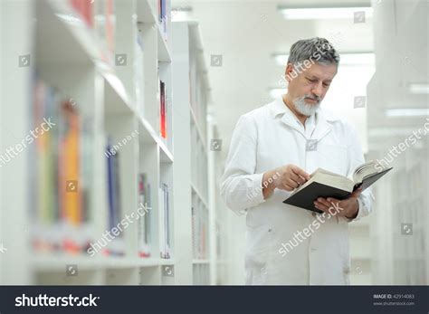 Scientist Library Royalty-Free Images, Stock Photos & Pictures | Shutterstock