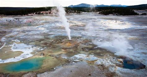 Norris Geyser Basin - Introduction to Yellowstone