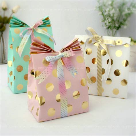 包装礼物什么纸好最新素材