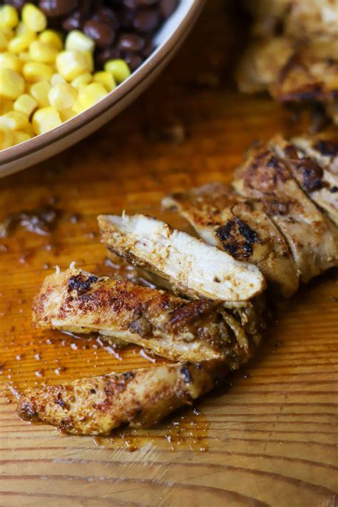 Easy Copycat Chipotle Chicken Recipe at Home