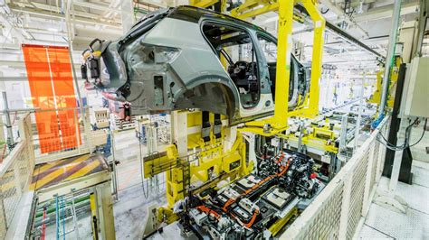 沃尔沃开始生产XC40全电动SUV 续航里程超过400公里|续航里程|电动SUV|电动汽车_新浪科技_新浪网