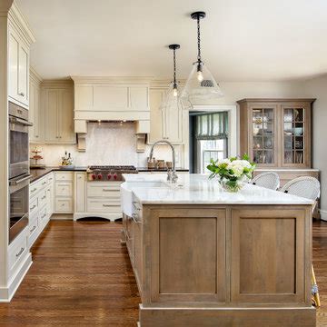 Transitional Kitchen Design Ideas, Inspiration & Images - July 2024 ...