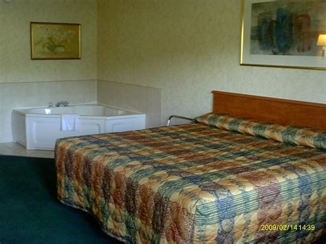 CAMPTON PARKWAY INN - Hotel Reviews & Photos - Tripadvisor
