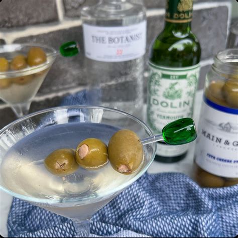 dirty gin martini — lindsayEats.