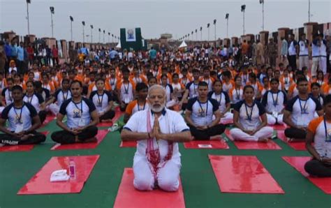 PM Modi takes part in third International Day of Yoga