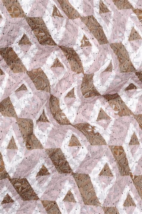 Clam Shell Pink And Roman Coffee Brown 3D Box Quilt Embroidered ...