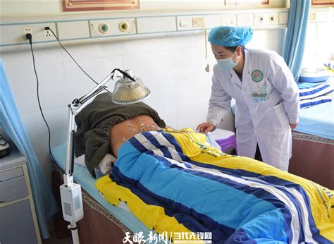 暖新闻|徐州66岁“小老太太”坚持做义工三年，为115位老人义务康复理疗__凤凰网
