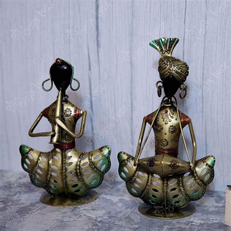 Clarinet Lady and Dholak Man Artist Statue – PoojaBox
