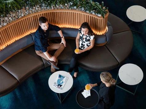 Compare Airport Lounge Credit Cards | Qantas Frequent Flyer AU