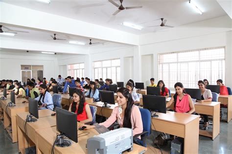 Bachelor of Computer Applications (BCA) | Course Details, Duration ...