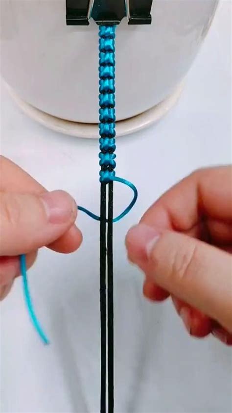 Homemade String Bracelets 的图像结果