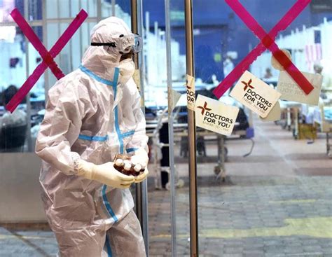 India records 47,638 fresh Covid-19 infections - Rediff.com India News