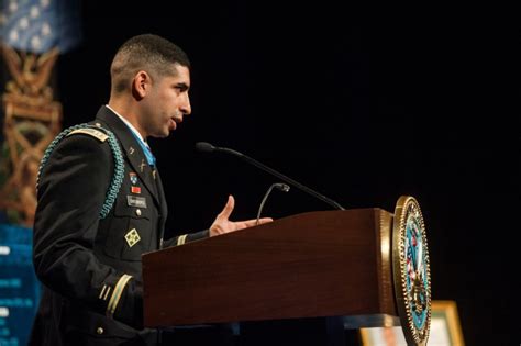 Army Medal of Honor recipient inducted into Pentagon Hall of Heroes ...
