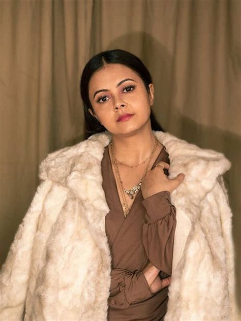 Bikini-clad Devoleena Bhattacharjee sets hearts racing as she chills by ...