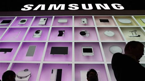 Samsung unveils OLED display with peak 2,000 nit brightness at CES 2023 ...