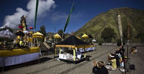 Kesodo (Kasada) Ceremony 2025, Indonesia - Venue, Date & Photos