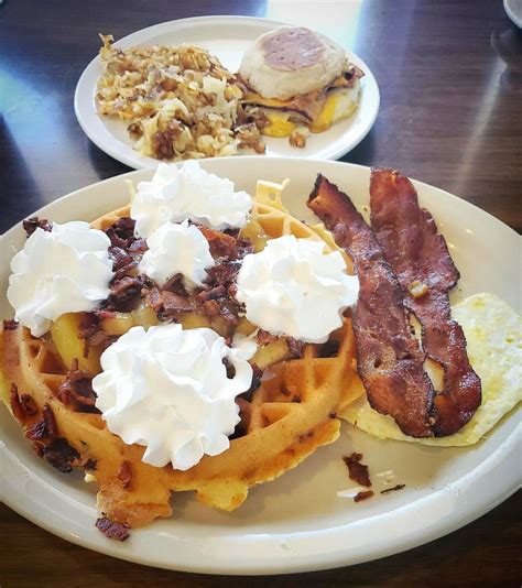 12 Absolute Best Bellingham Restaurants to Explore in 2024!