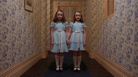 恐怖片排行榜上的top1，时隔这么多年，看到这对双胞胎还是会怕