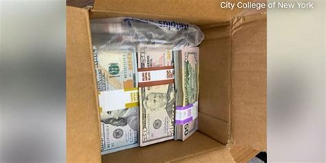 Donación de $180,000 en efectivo encontrados en una caja