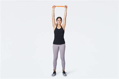 How to Do a Lat Pulldown: Techniques, Benefits, Variations