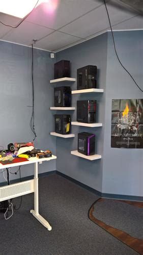 Computer Shop in Brecon 的图像结果